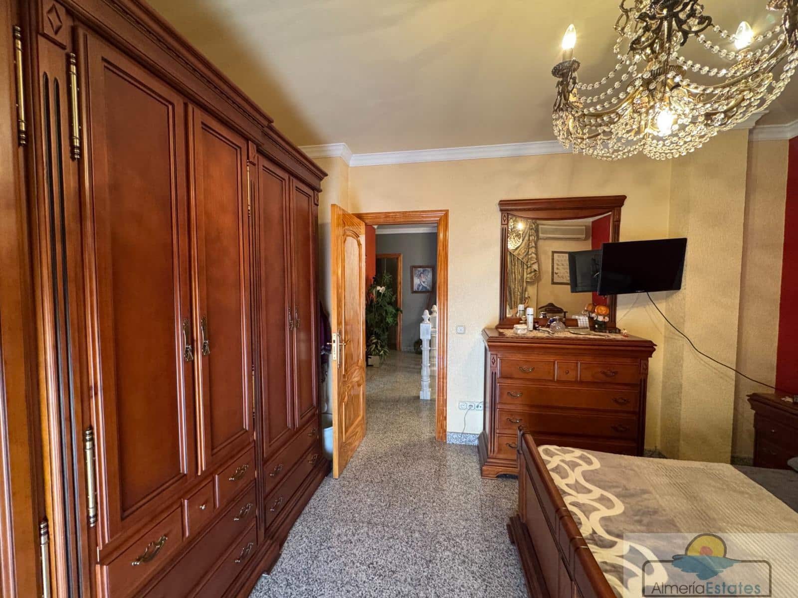 6 bedroom Townhouse for sale in Olula del Rio - € 250,000 (Ref: 9729557)