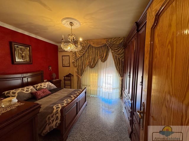 Casa de 6 habitaciones en Olula del Río en venta - 250.000 € (Ref: 9729557)