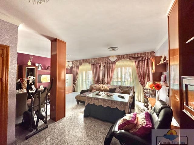 Casa de 6 habitaciones en Olula del Río en venta - 250.000 € (Ref: 9729557)