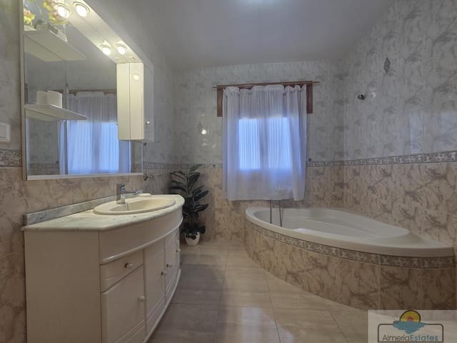 7 soverom Villa til salgs i Albox med garasje - € 449 000 (Ref: 9764871)