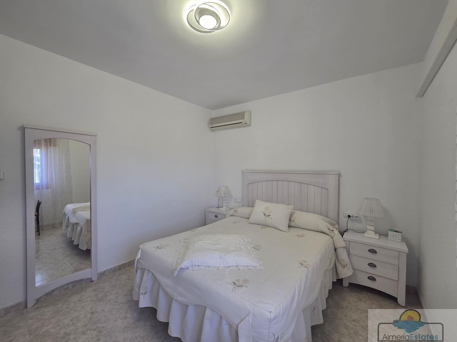 7 makuuhuone Huvila myytävänä paikassa Albox mukana 
autotalli - 449 000 € (Ref: 9764871)