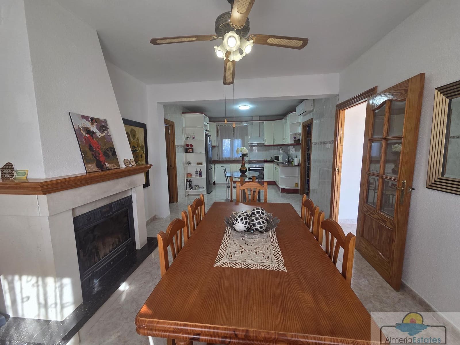 7 makuuhuone Huvila myytävänä paikassa Albox mukana 
autotalli - 449 000 € (Ref: 9764871)