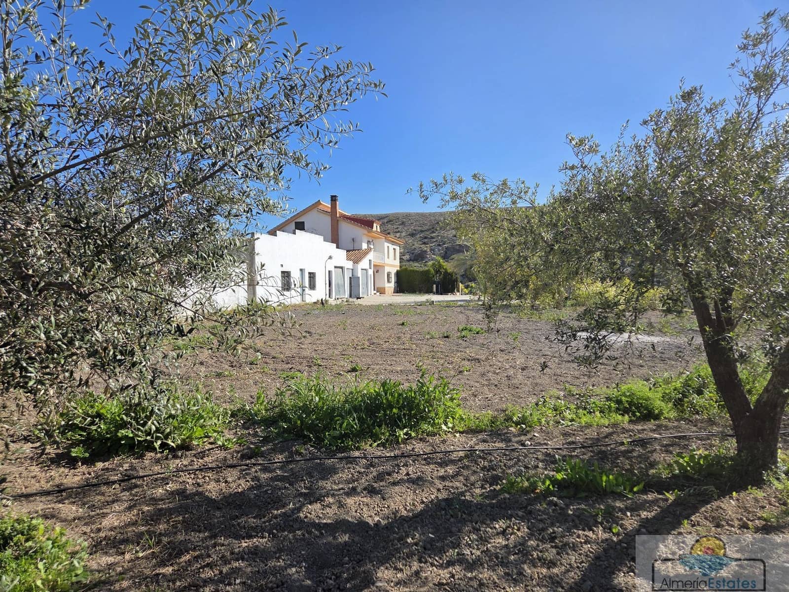 7 makuuhuone Huvila myytävänä paikassa Albox mukana 
autotalli - 449 000 € (Ref: 9764871)