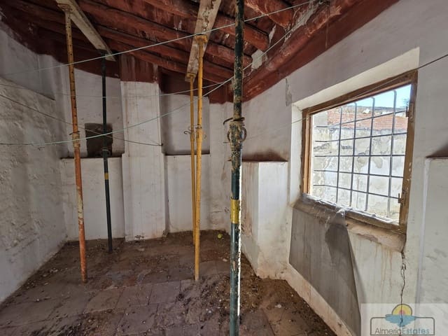 4 soverom Hus til salgs i Baza - € 13 000 (Ref: 9764872)