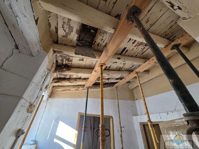 4 soverom Hus til salgs i Baza - € 13 000 (Ref: 9764872)