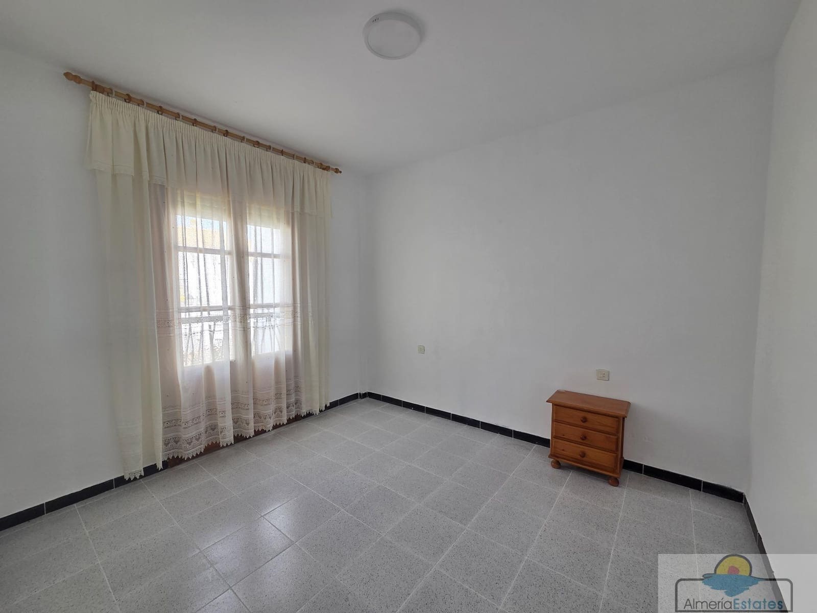 4 bedroom Townhouse for rent in Arboleas with garage - € 550 (Ref: 9764874)