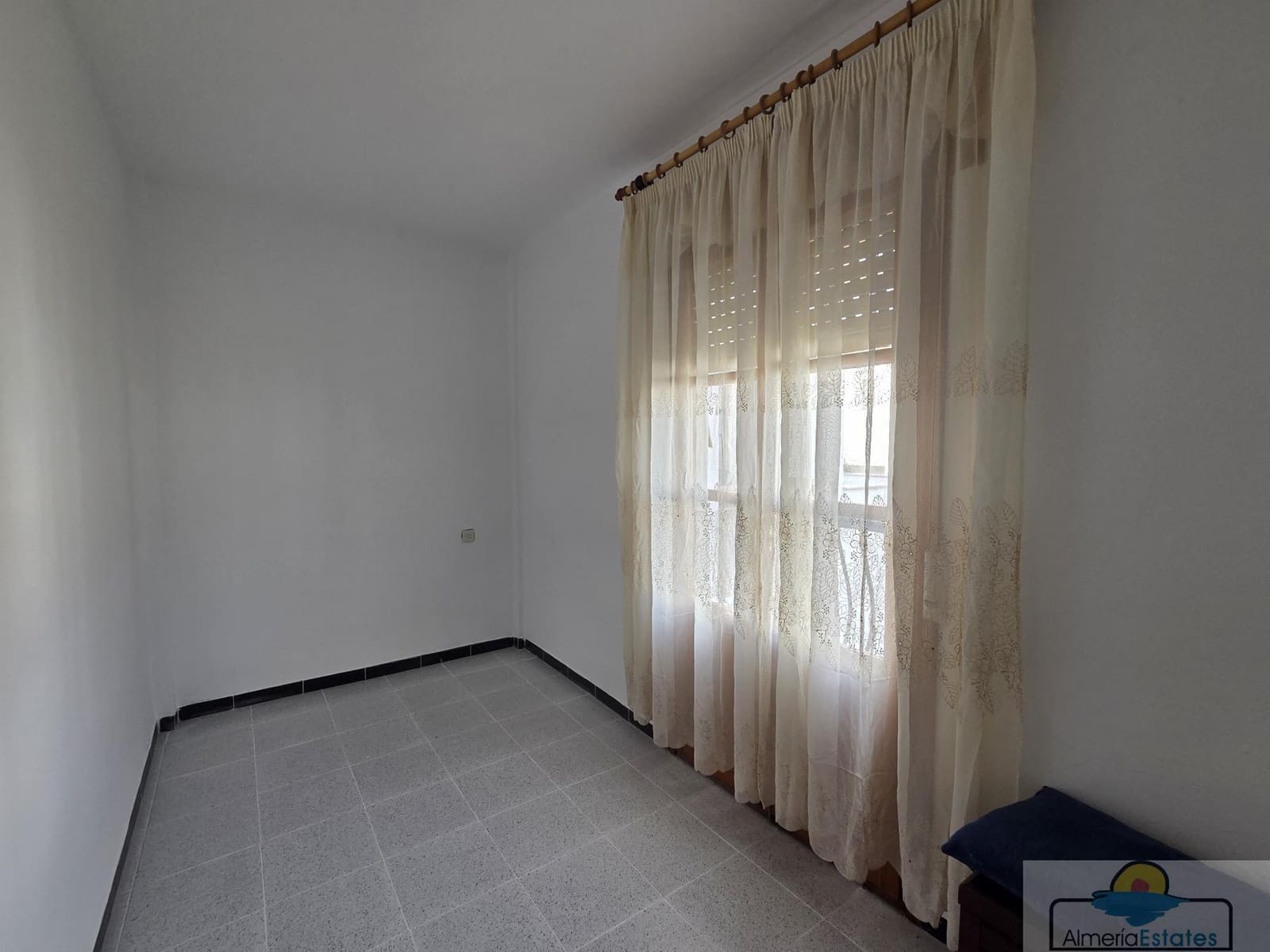 4 bedroom Townhouse for rent in Arboleas with garage - € 550 (Ref: 9764874)