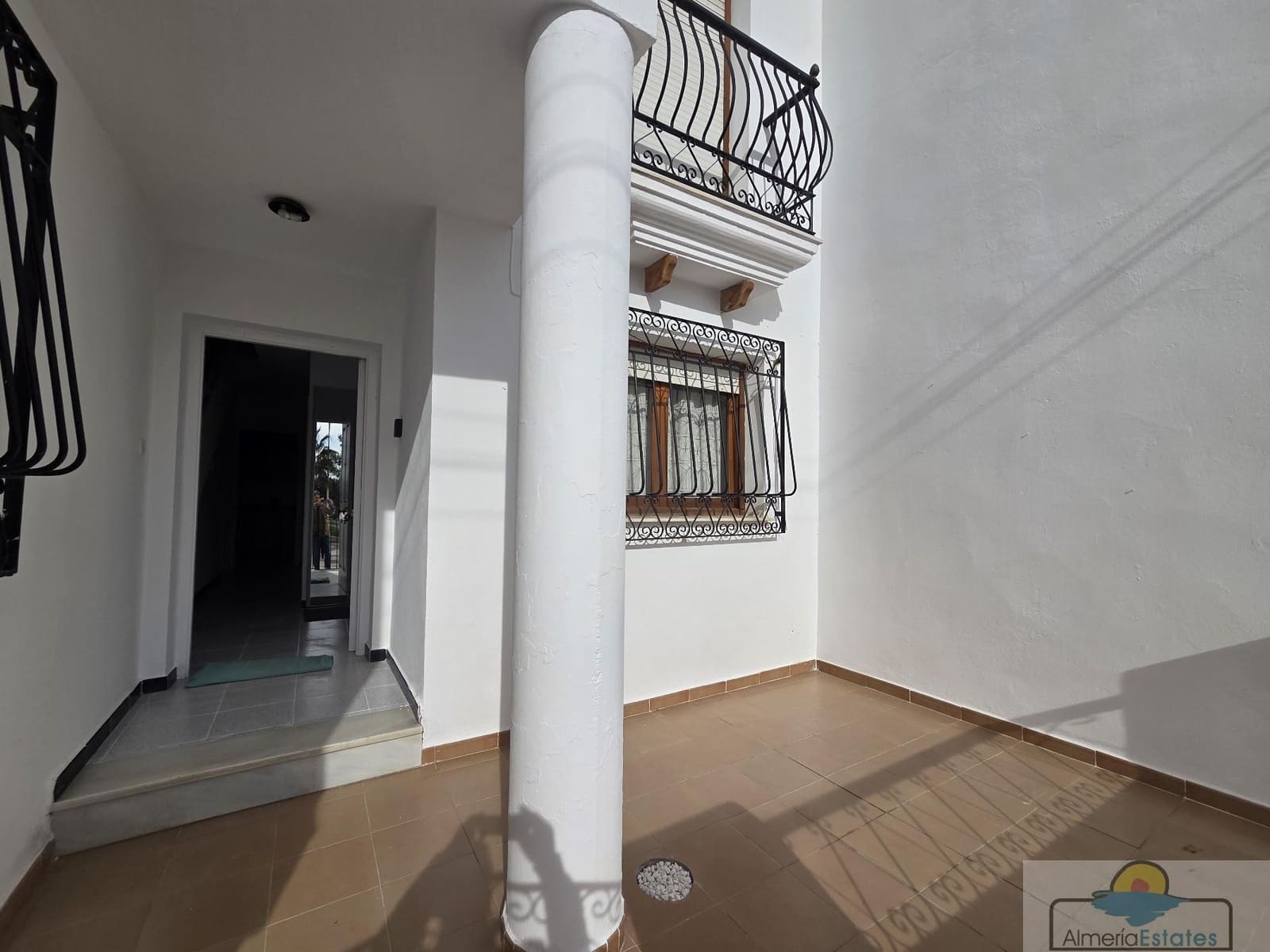 4 bedroom Townhouse for rent in Arboleas with garage - € 550 (Ref: 9764874)