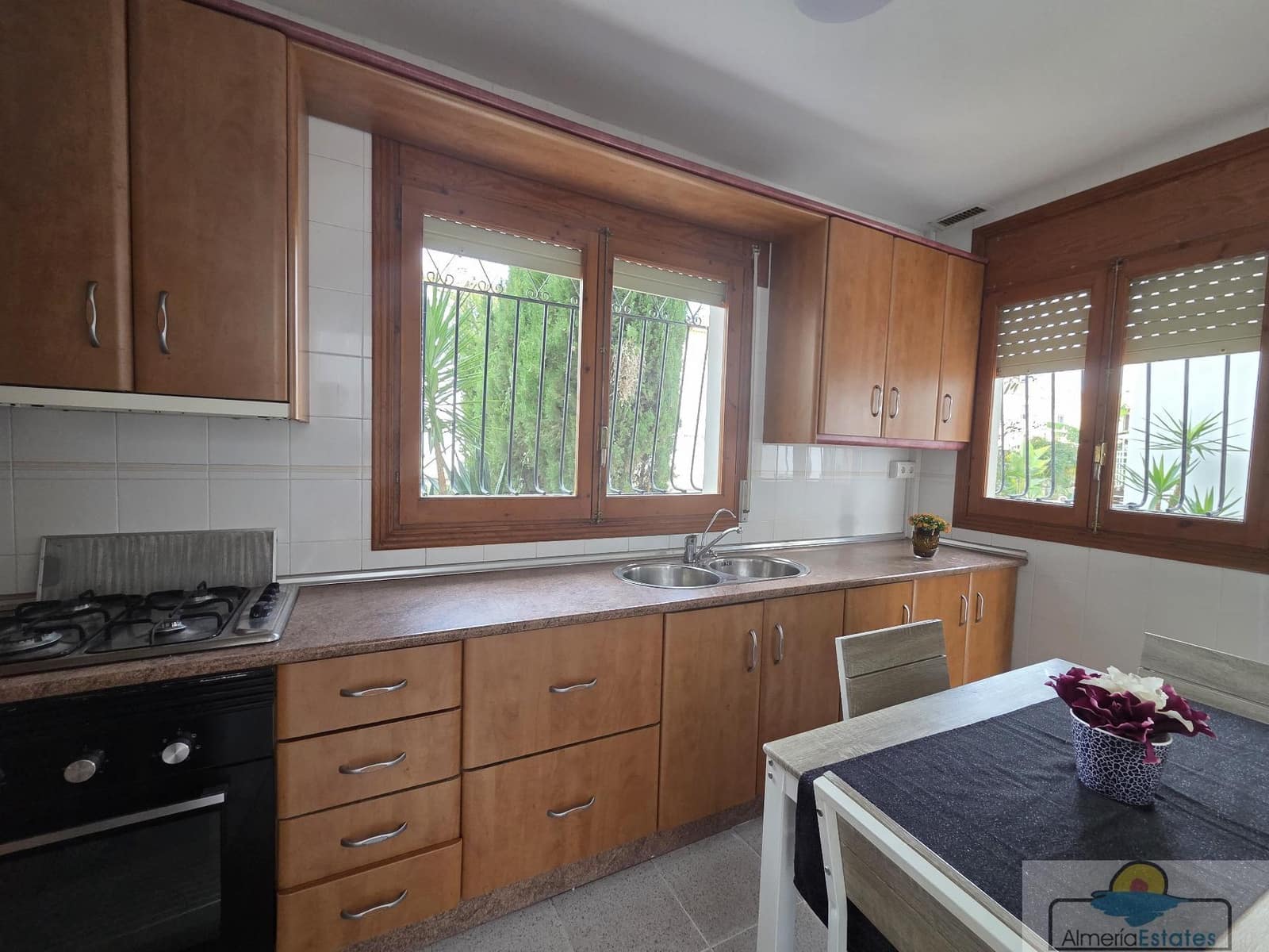 4 bedroom Townhouse for rent in Arboleas with garage - € 550 (Ref: 9764874)