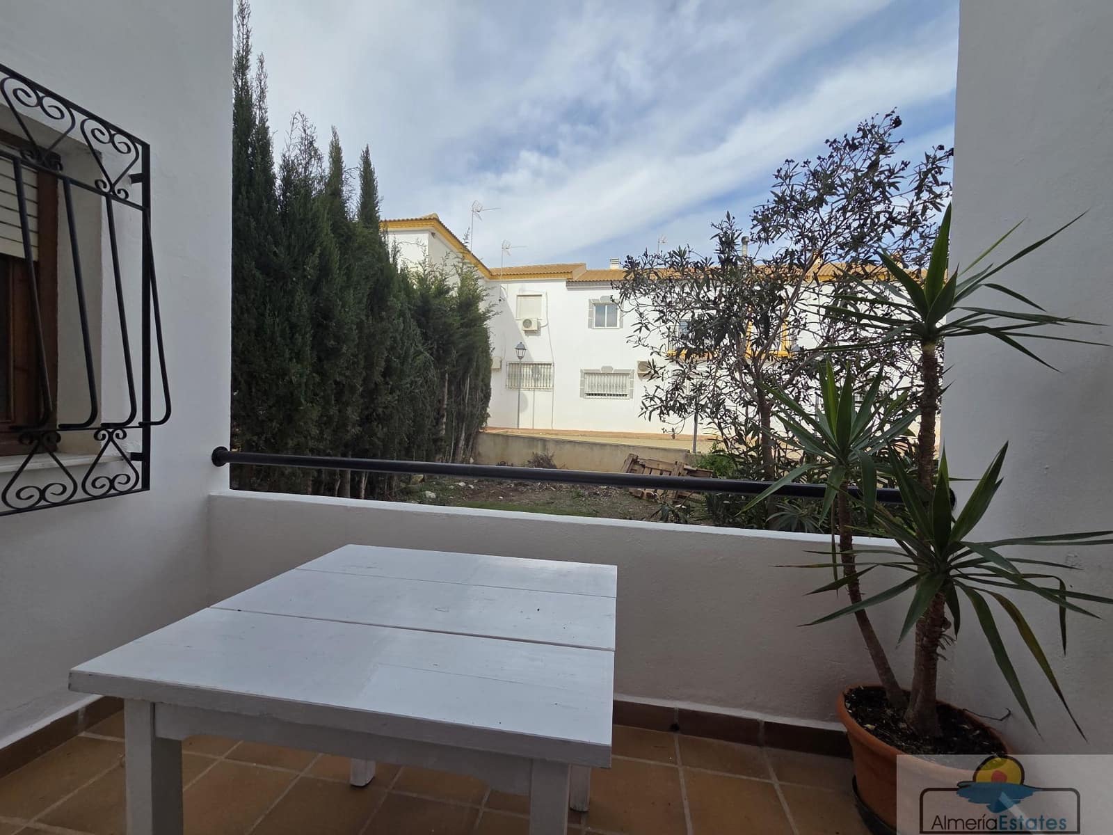 4 bedroom Townhouse for rent in Arboleas with garage - € 550 (Ref: 9764874)