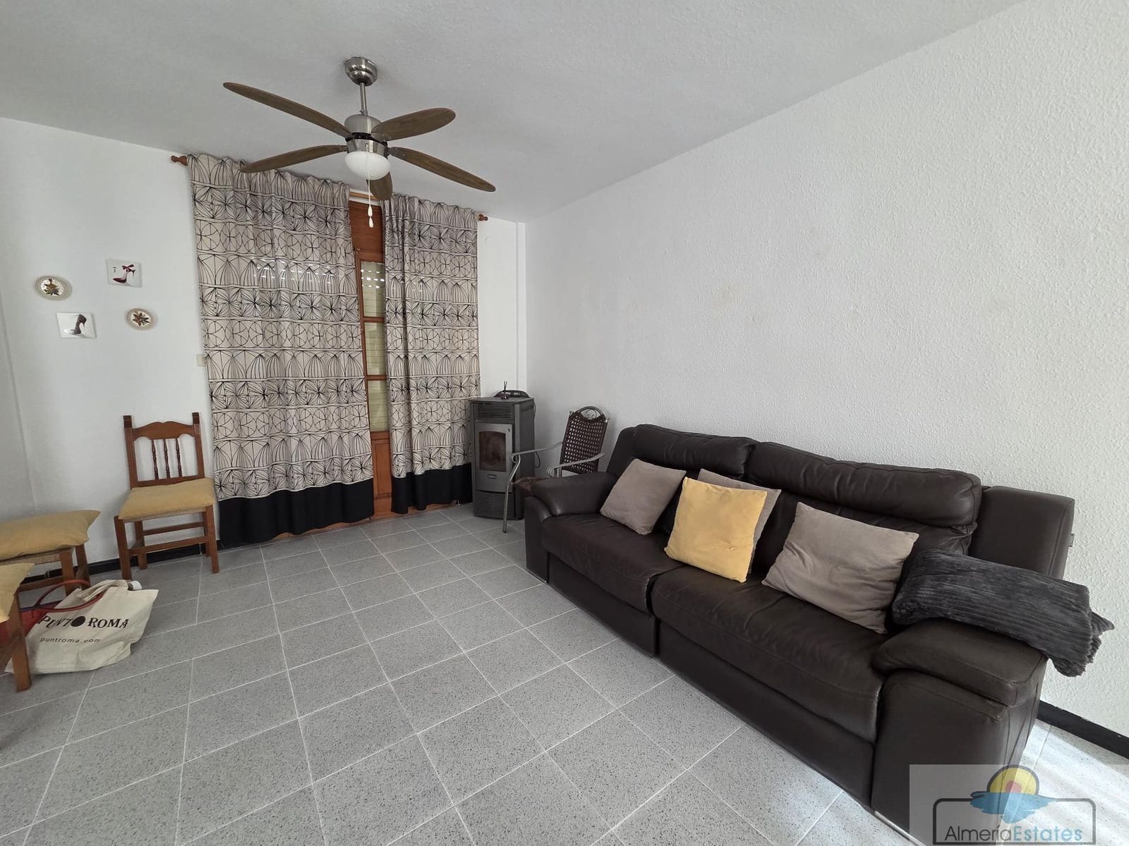 4 bedroom Townhouse for rent in Arboleas with garage - € 550 (Ref: 9764874)