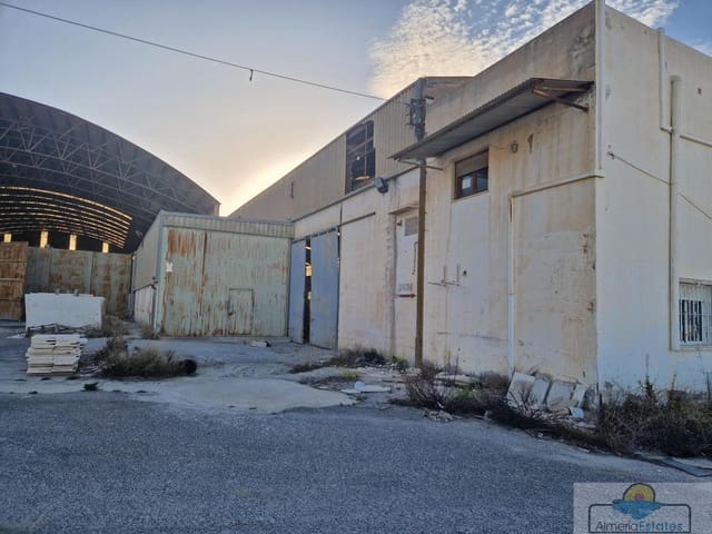 4 bedroom Commercial for sale in Macael - € 360,000 (Ref: 9818406)