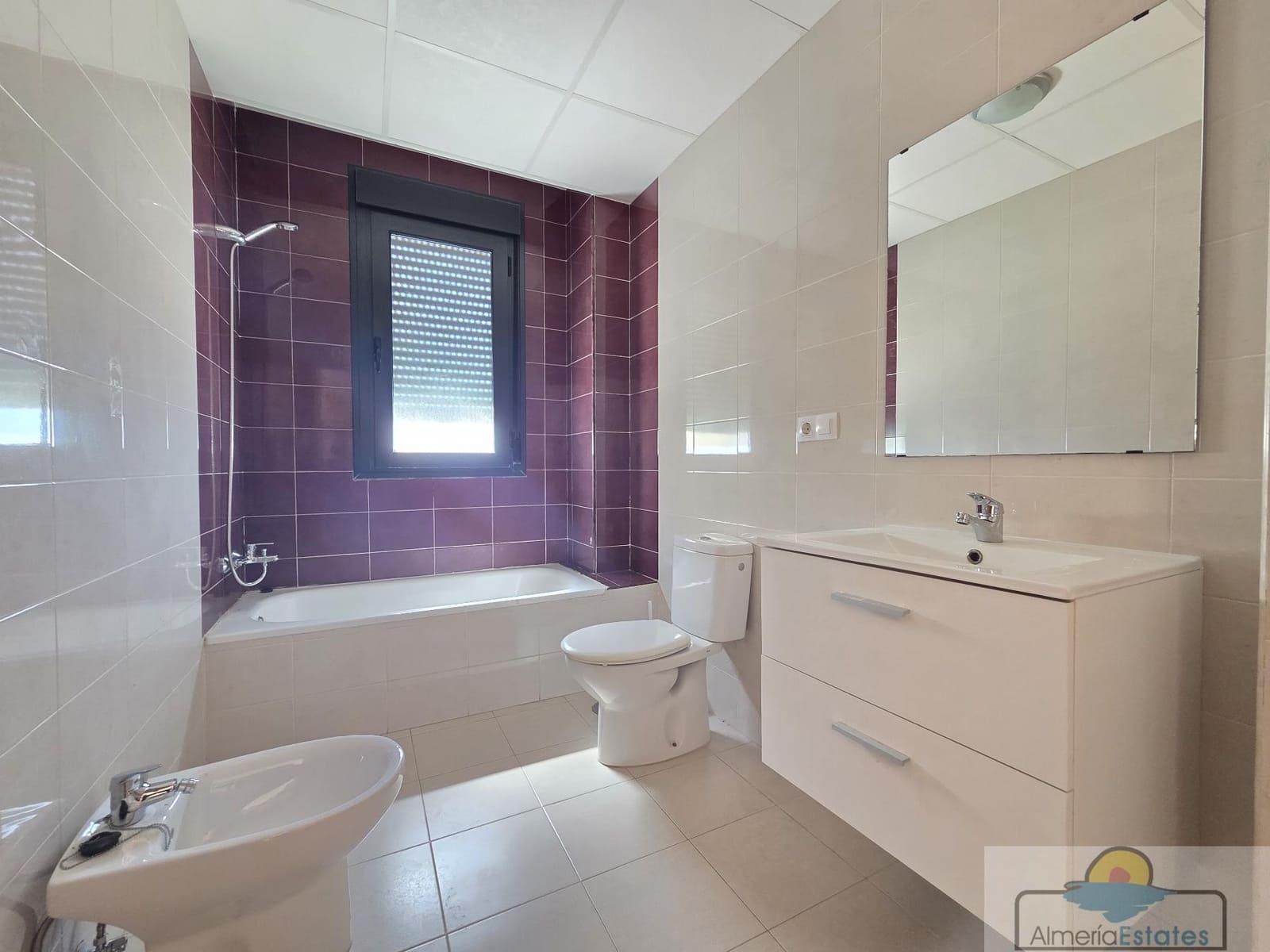 3 slaapkamer Flat te koop in Albox met garage - € 98.000 (Ref: 9858145)