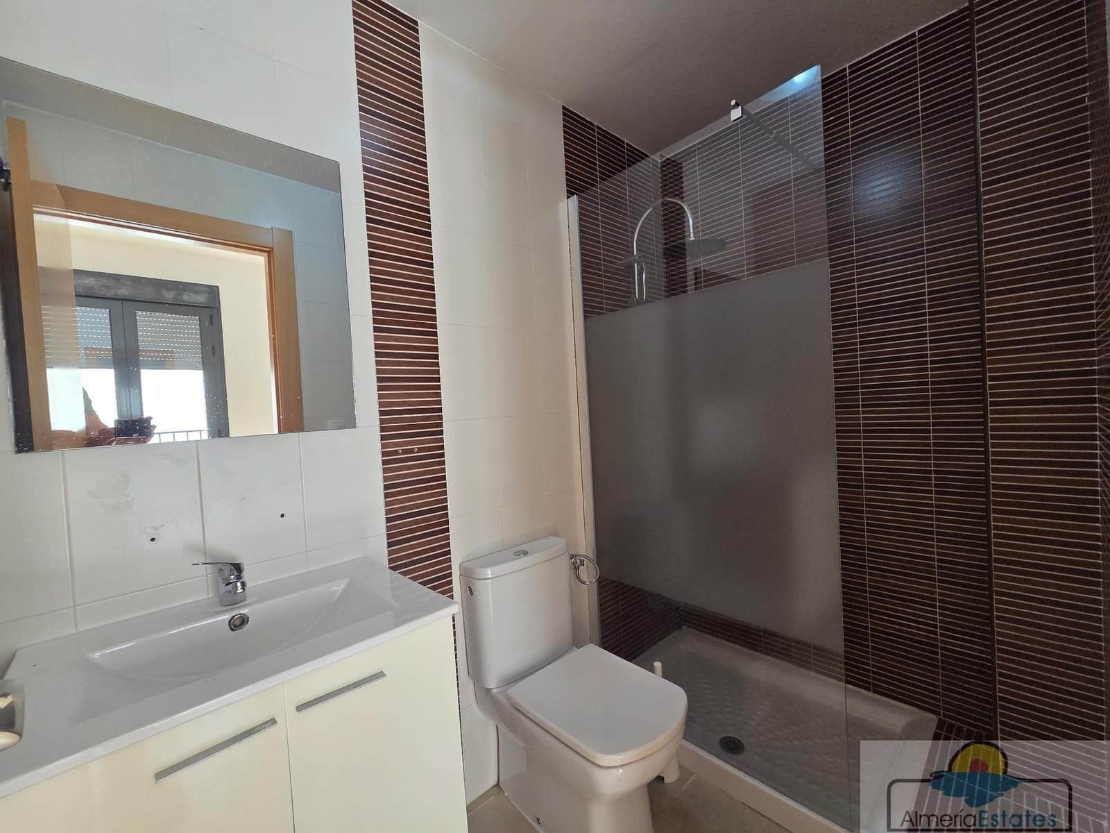 3 slaapkamer Flat te koop in Albox met garage - € 98.000 (Ref: 9858145)