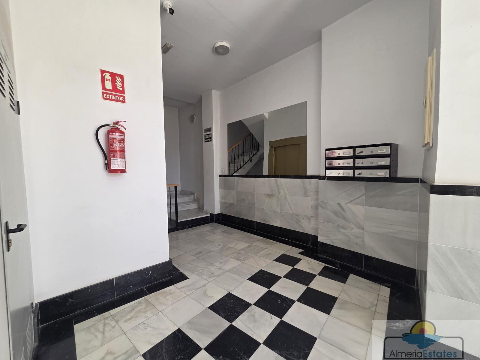 3 slaapkamer Flat te koop in Albox met garage - € 98.000 (Ref: 9858145)