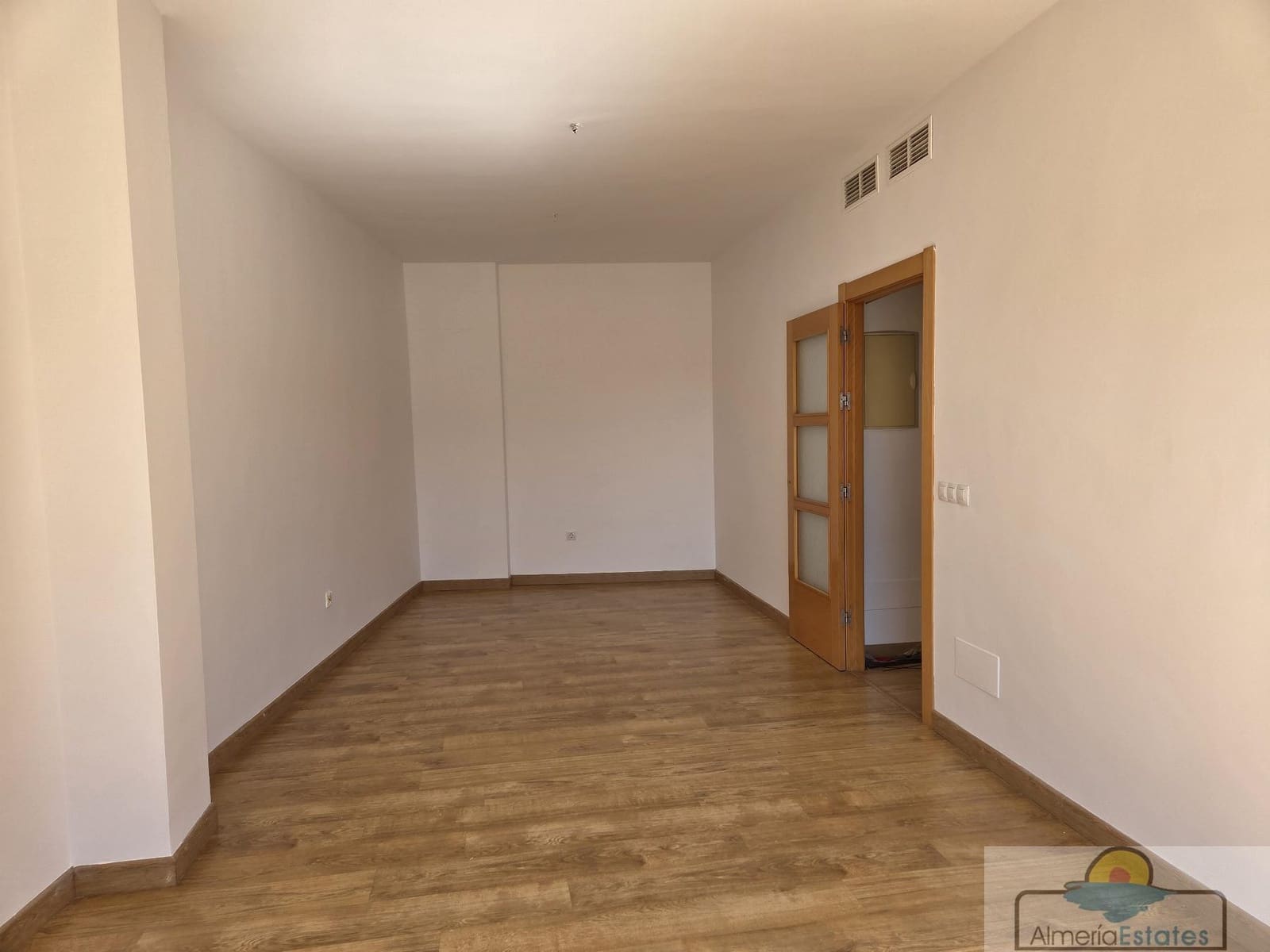 3 slaapkamer Flat te koop in Albox met garage - € 98.000 (Ref: 9858145)
