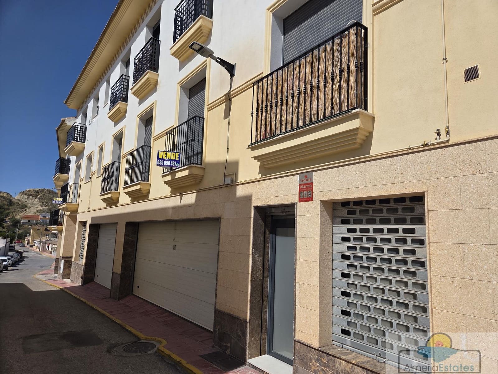 3 slaapkamer Flat te koop in Albox met garage - € 98.000 (Ref: 9858145)
