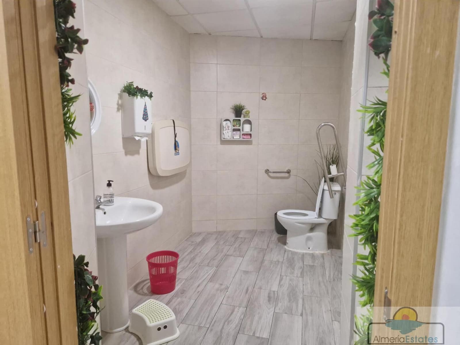 Local Comercial de 3 habitaciones en Macael en alquiler - 600 € (Ref: 9936639)