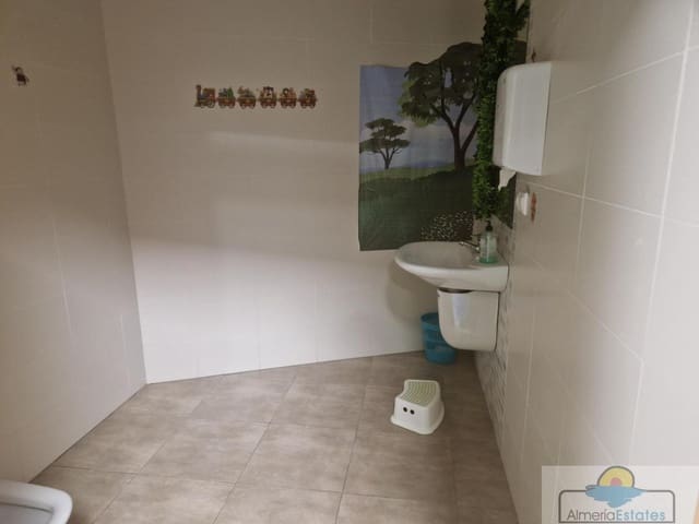Local Comercial de 3 habitaciones en Macael en alquiler - 600 € (Ref: 9936639)