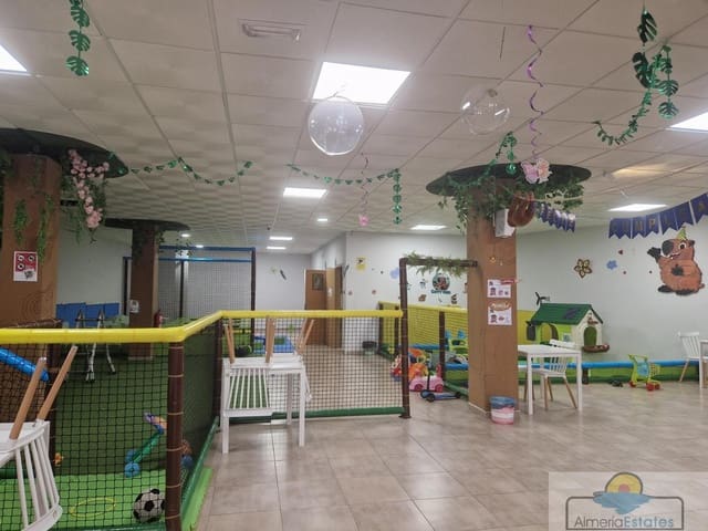 Local Comercial de 3 habitaciones en Macael en alquiler - 600 € (Ref: 9936639)