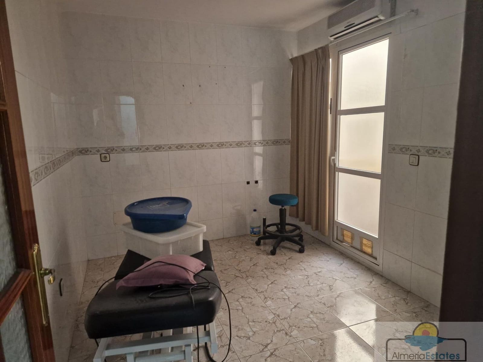 4 bedroom Flat for sale in Albox - € 120,000 (Ref: 9998949)