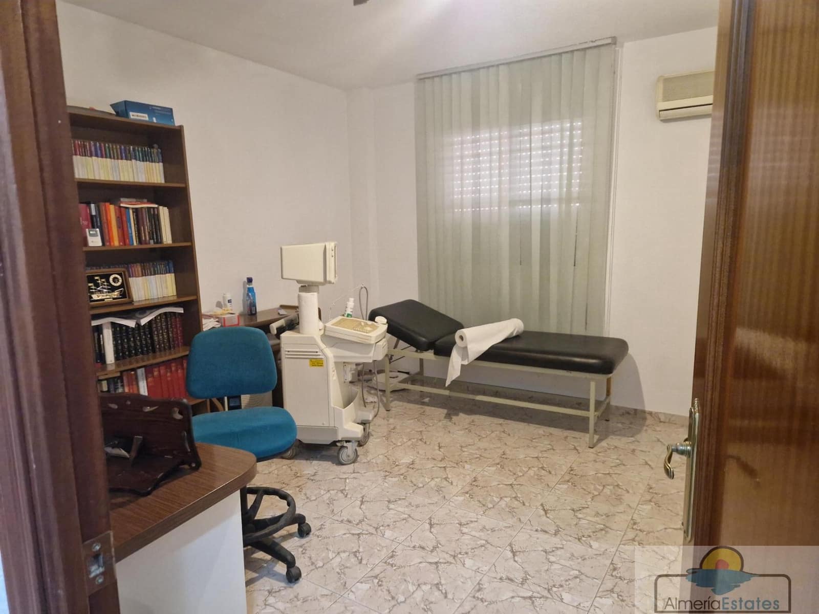4 bedroom Flat for sale in Albox - € 120,000 (Ref: 9998949)