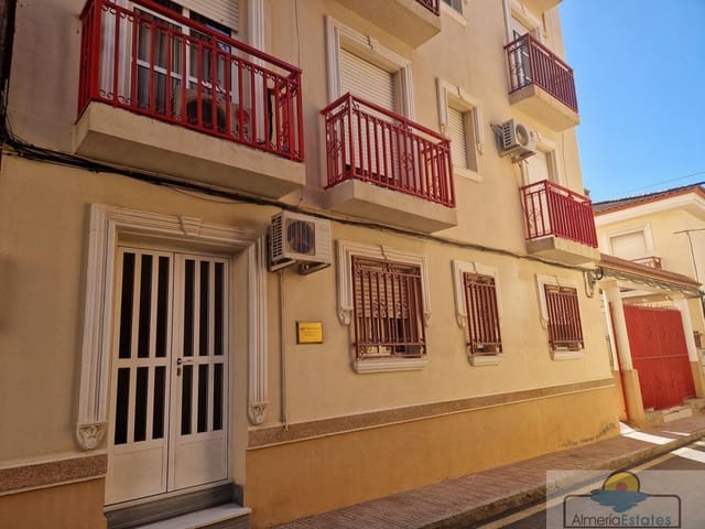 4 bedroom Flat for sale in Albox - € 120,000 (Ref: 9998949)