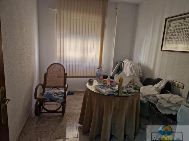 4 bedroom Flat for sale in Albox - € 120,000 (Ref: 9998949)