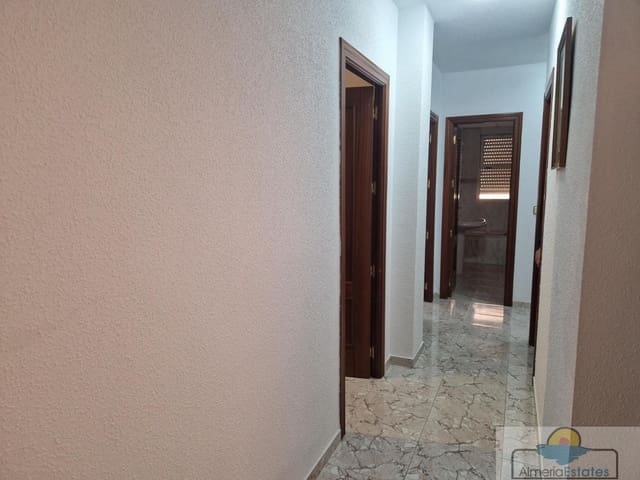 4 bedroom Flat for sale in Albox - € 120,000 (Ref: 9998949)