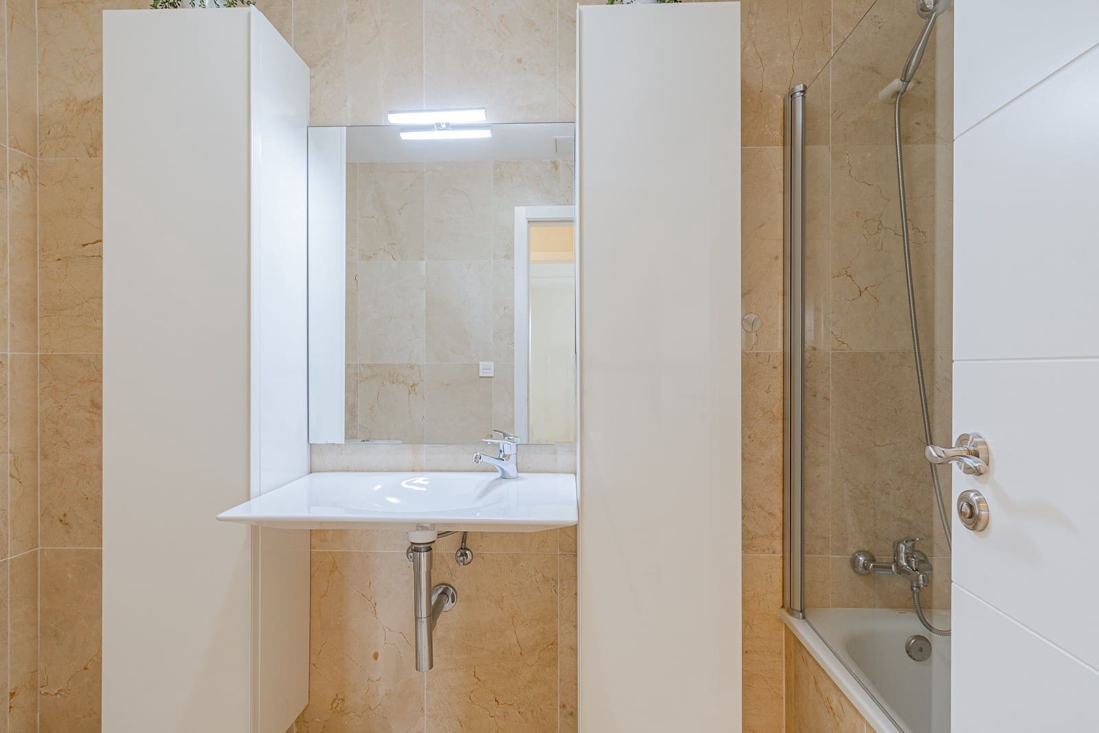   2 soveværelse   ferieLejlighed i Playa de la Caleta   med   swimmingpool  garage  - € 1.150 (Ref: 5166882)