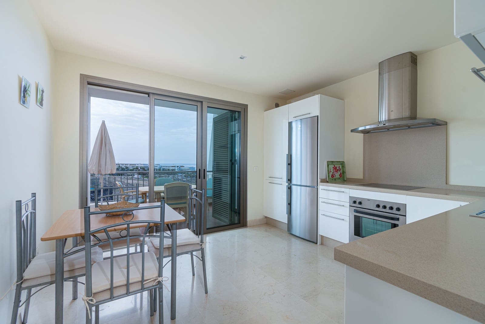   2 soveværelse   ferieLejlighed i Playa de la Caleta   med   swimmingpool  garage  - € 1.150 (Ref: 5166882)