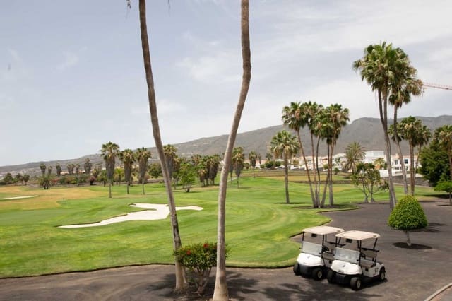 Bungalow de 2 habitaciones en La Caleta Adeje, Adeje en alquiler vacacional con piscina garaje - 1.075 € (Ref: 6965324)