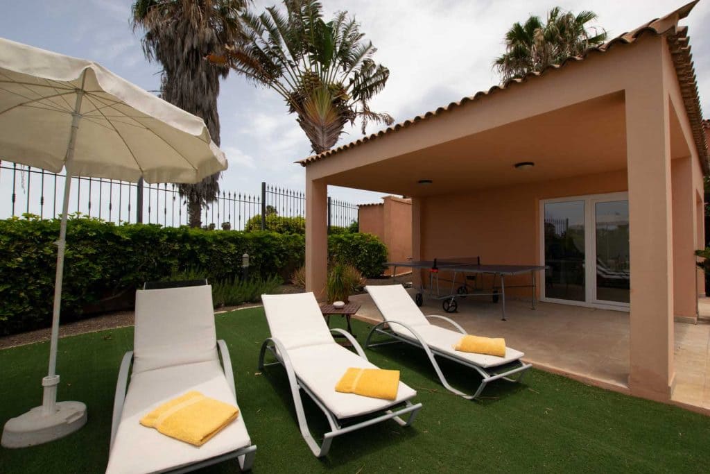 2 bedroom Bungalow for holiday rental in La Caleta Adeje with pool garage - € 1,075 (Ref: 6965324)