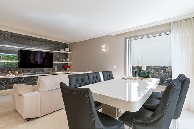 2 chambre Appartement à vendre à La Caleta Adeje, Adeje avec piscine garage - 949 000 € (Ref: 7722059)