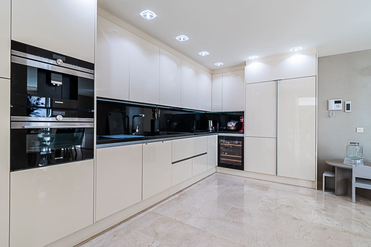 2 sypialnia Apartament na sprzedaż w La Caleta Adeje z basenem garażem - 949 000 € (Ref: 7722059)