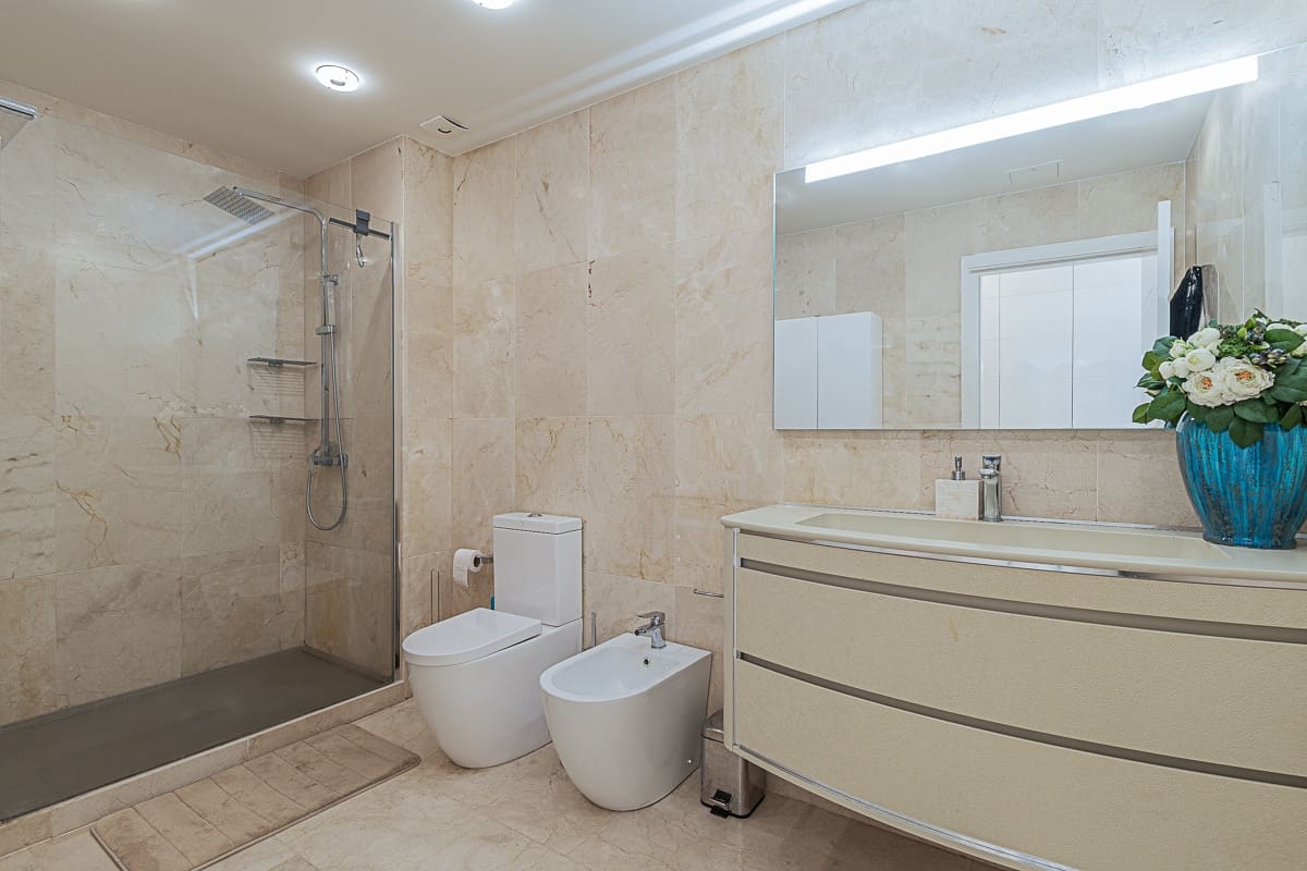 2 sypialnia Apartament na sprzedaż w La Caleta Adeje z basenem garażem - 949 000 € (Ref: 7722059)