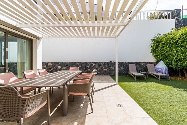 2 chambre Appartement à vendre à La Caleta Adeje, Adeje avec piscine garage - 949 000 € (Ref: 7722059)