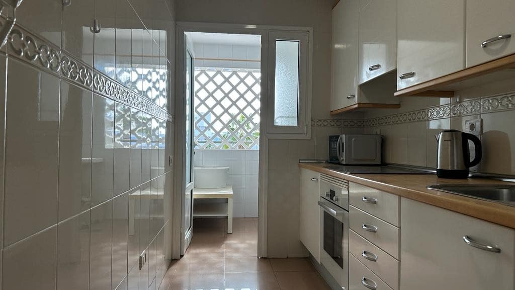 1 soverom Leilighet til leie i Costa Adeje med svømmebasseng garasje - € 1 600 (Ref: 7993576)