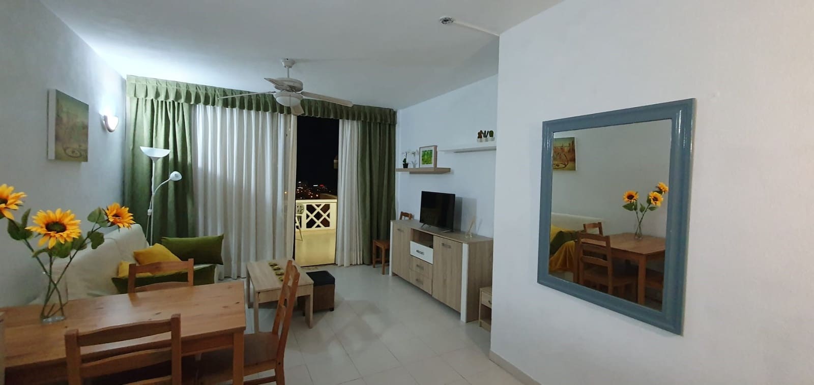 Apartment for rent in Costa Adeje with pool - € 900 (Ref: 8431382)