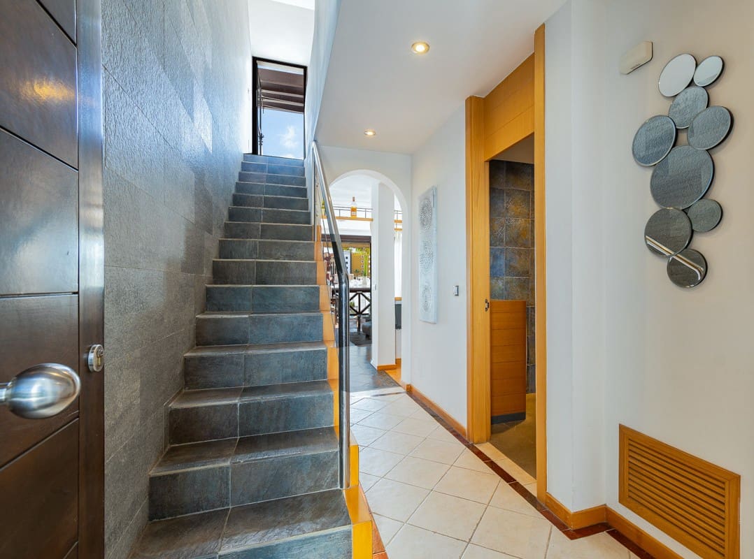 2 soverom Penthouse til leie i Playa Paraiso med svømmebasseng garasje - € 2 250 (Ref: 9475727)