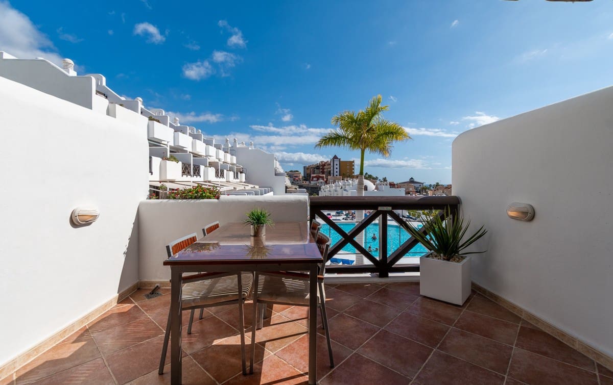 2 soverom Penthouse til leie i Playa Paraiso med svømmebasseng garasje - € 2 250 (Ref: 9475727)