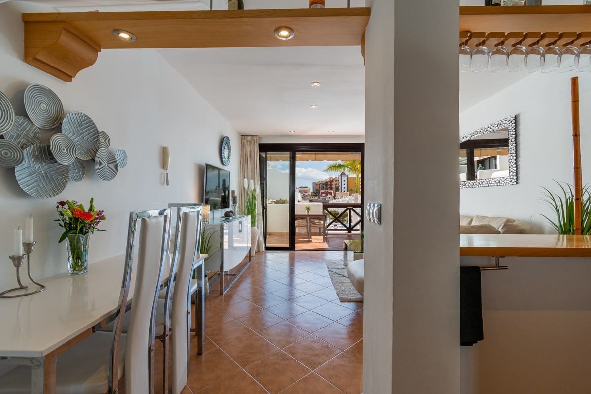 2 soverom Penthouse til leie i Playa Paraiso med svømmebasseng garasje - € 2 250 (Ref: 9475727)