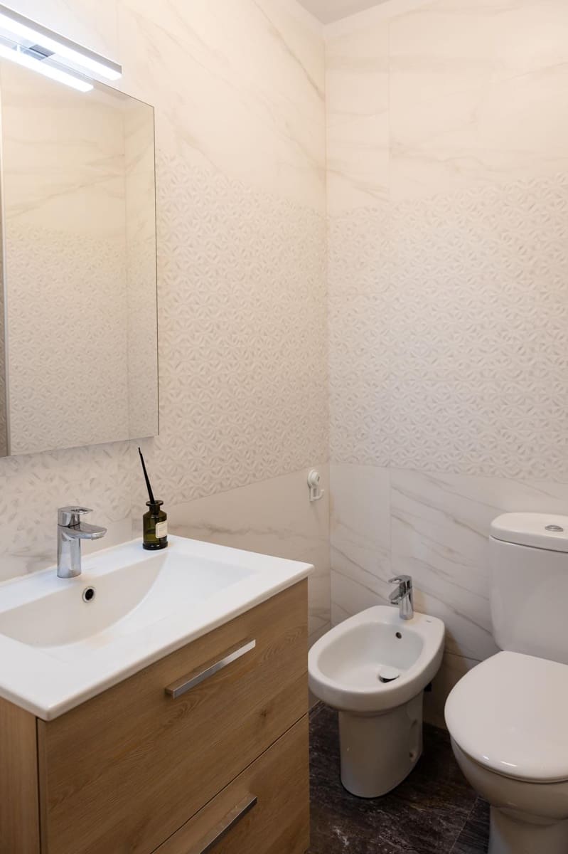 2 bedroom Apartment for rent in Los Cristianos with pool garage - € 1,600 (Ref: 9603565)