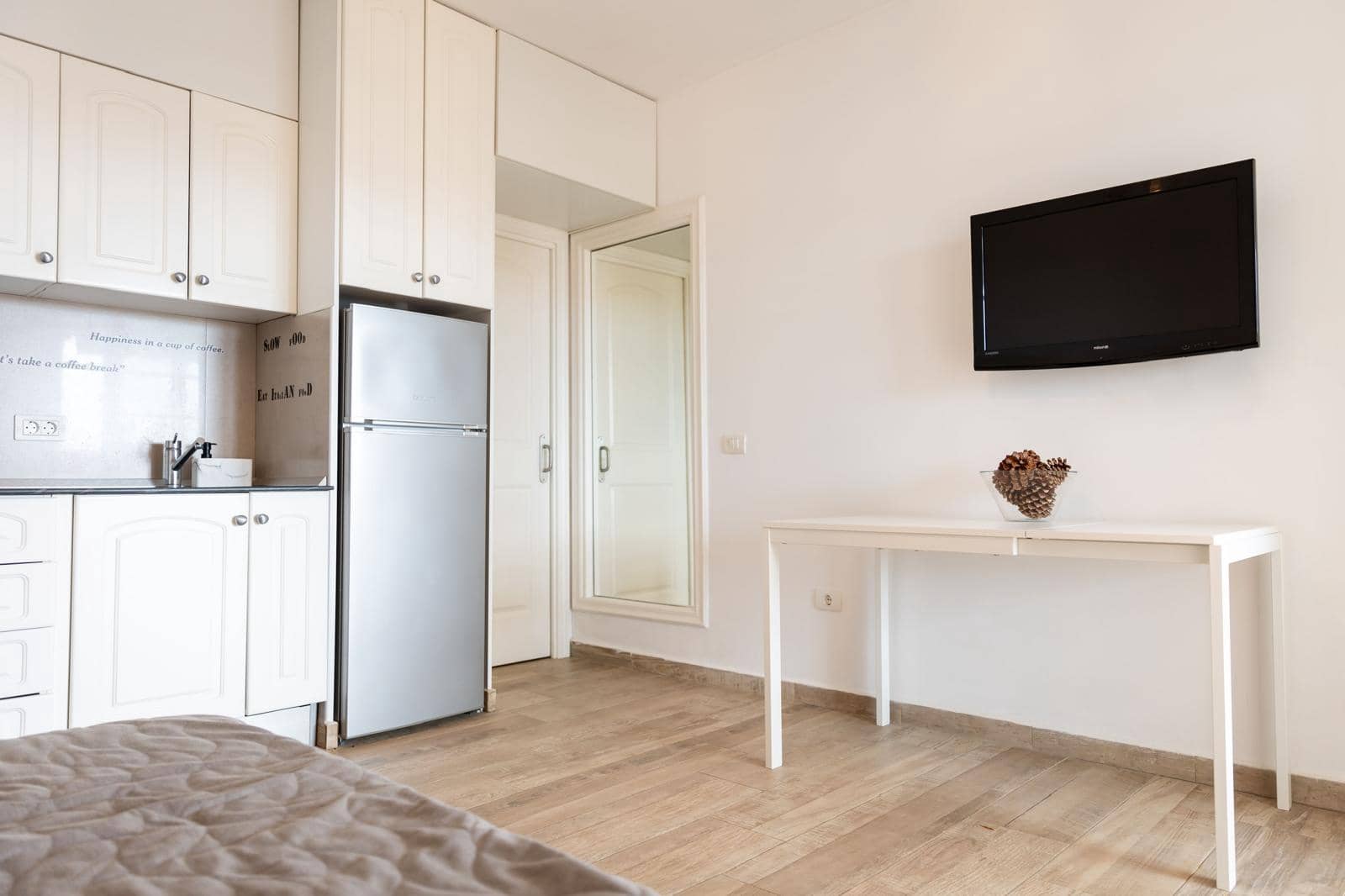 2 bedroom Apartment for rent in Los Cristianos with pool garage - € 1,600 (Ref: 9603565)