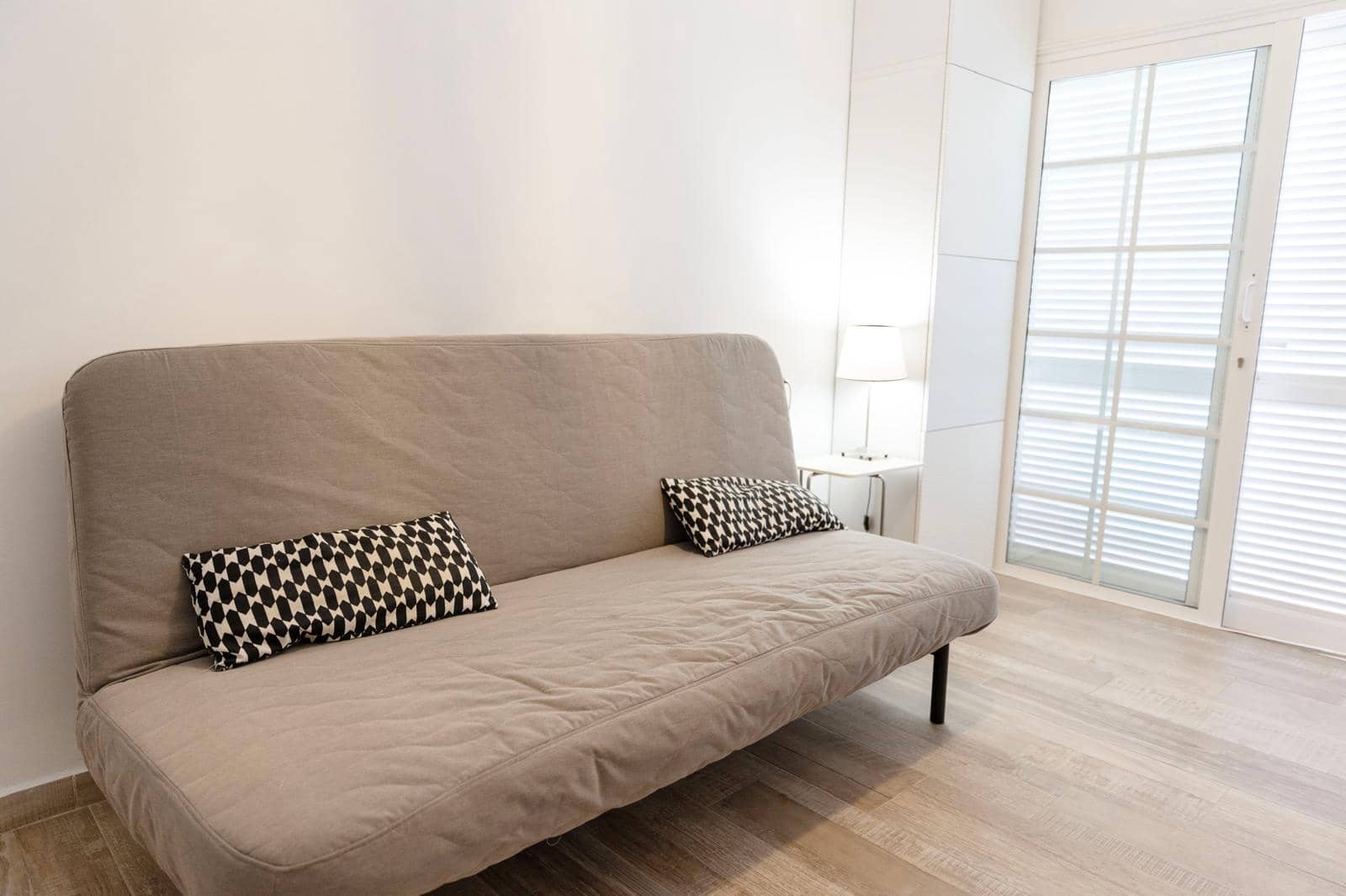 2 bedroom Apartment for rent in Los Cristianos with pool garage - € 1,600 (Ref: 9603565)