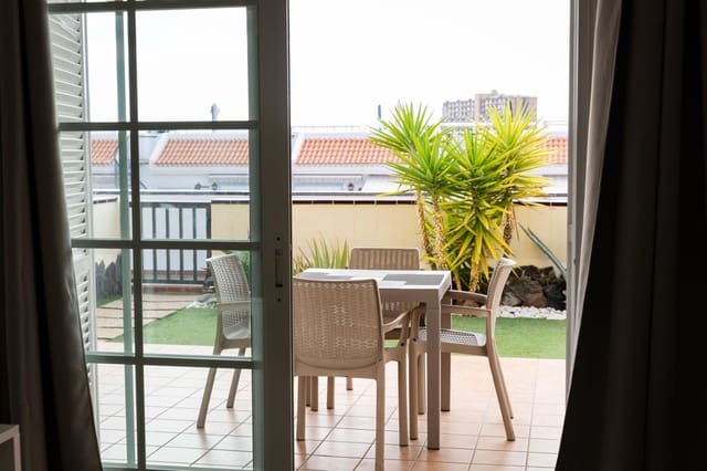 2 bedroom Apartment for rent in Los Cristianos, Arona with pool garage - € 1,600 (Ref: 9603565)