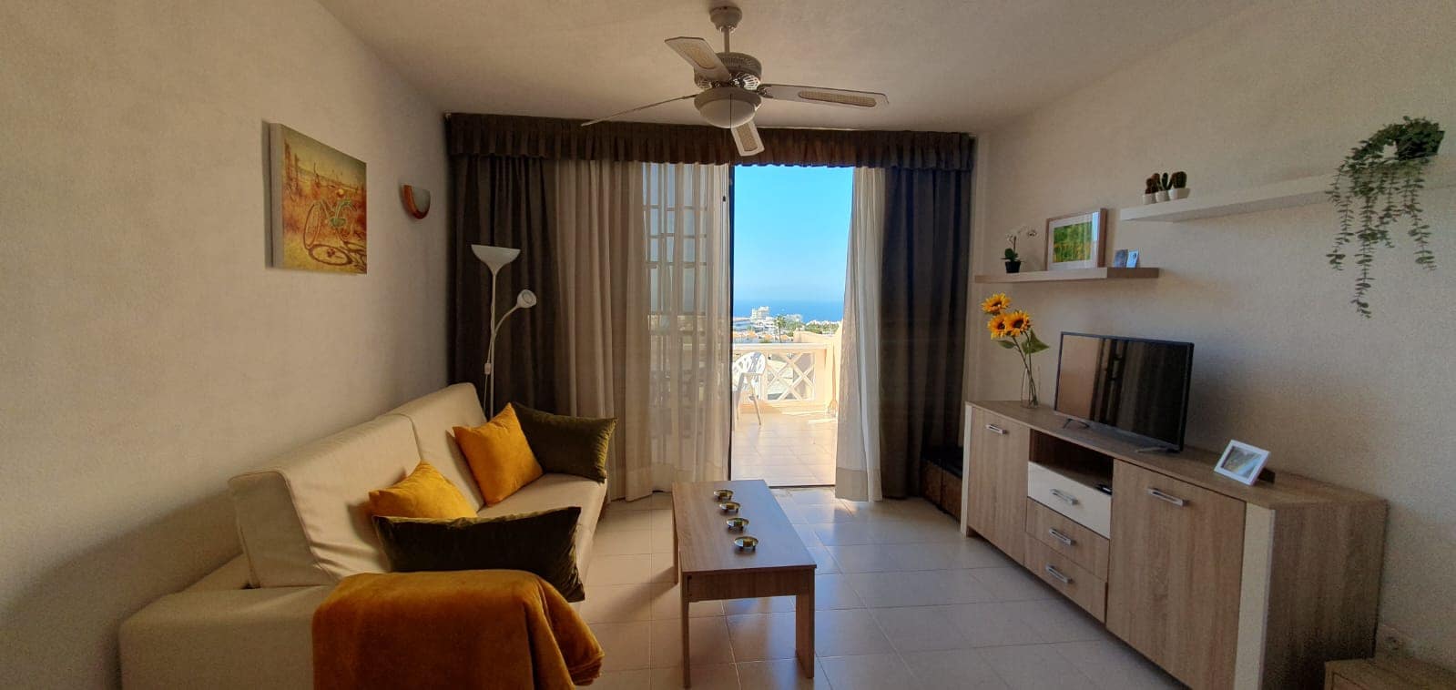 Apartment for rent in Costa Adeje with pool - € 890 (Ref: 9854482)