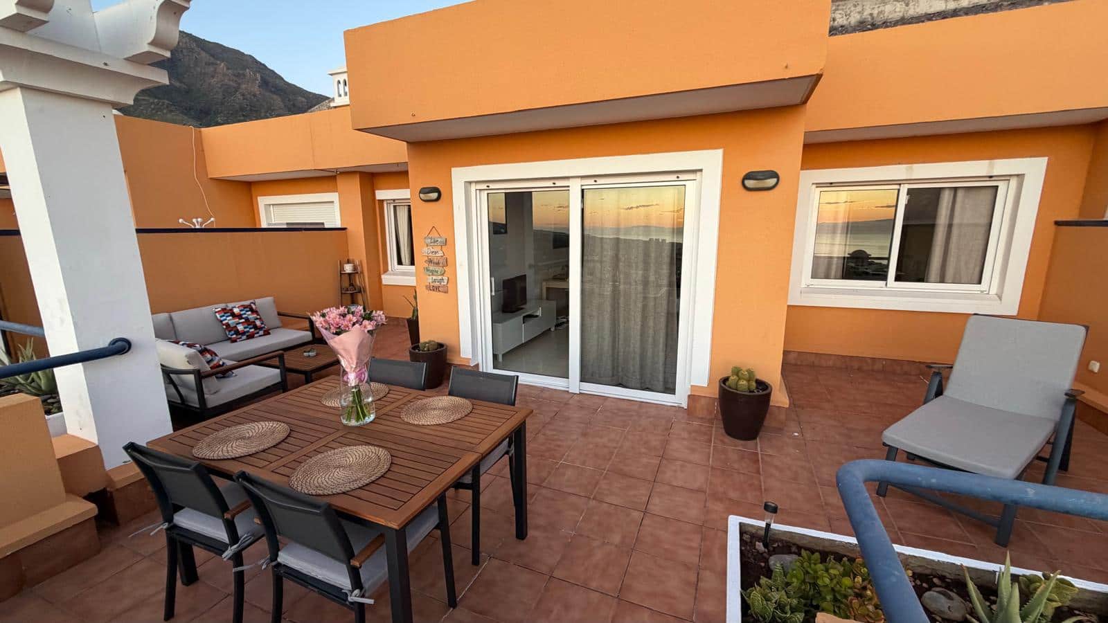 2 bedroom Penthouse for rent in Costa Adeje with pool garage - € 1,590 (Ref: 9858981)
