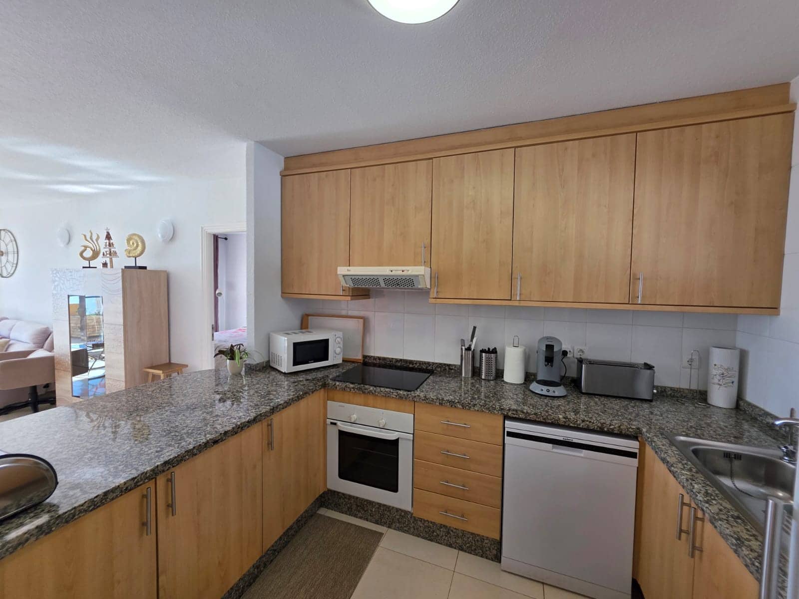 2 bedroom Penthouse for rent in Costa Adeje with pool garage - € 1,749 (Ref: 9858982)
