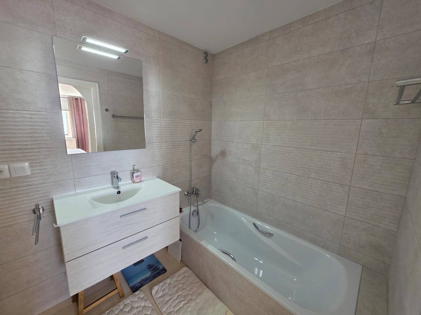 2 bedroom Penthouse for rent in Costa Adeje with pool garage - € 1,749 (Ref: 9858982)